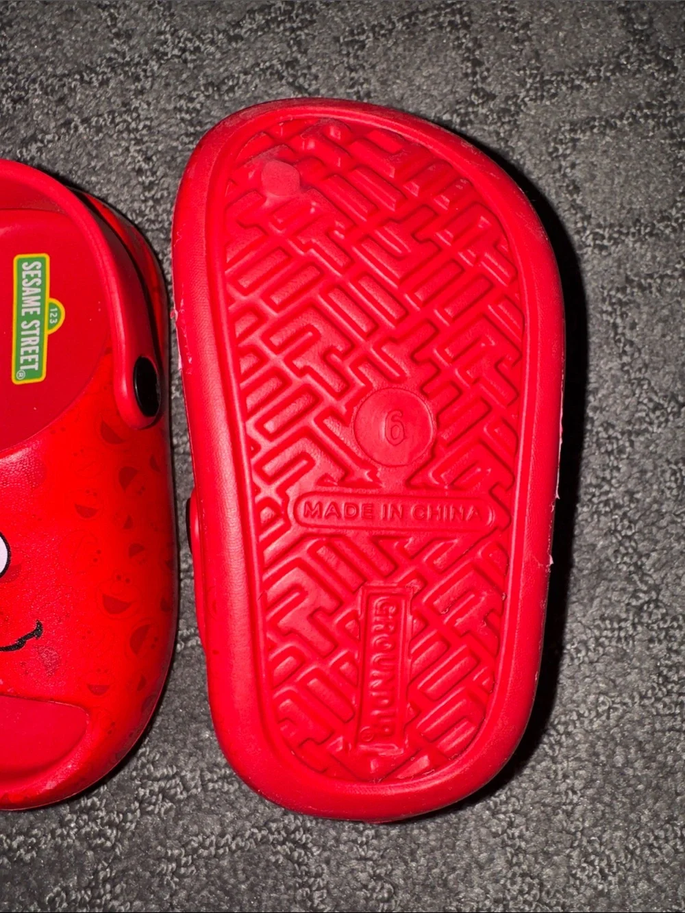 Sesame Street Red Elmo Kids Clogs/Sandals with Character Socks included - Picture 8 of 8